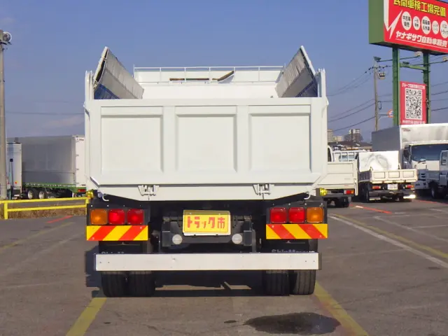 三菱 ファイター 2KG-FK62FZ(2WD)の写真6