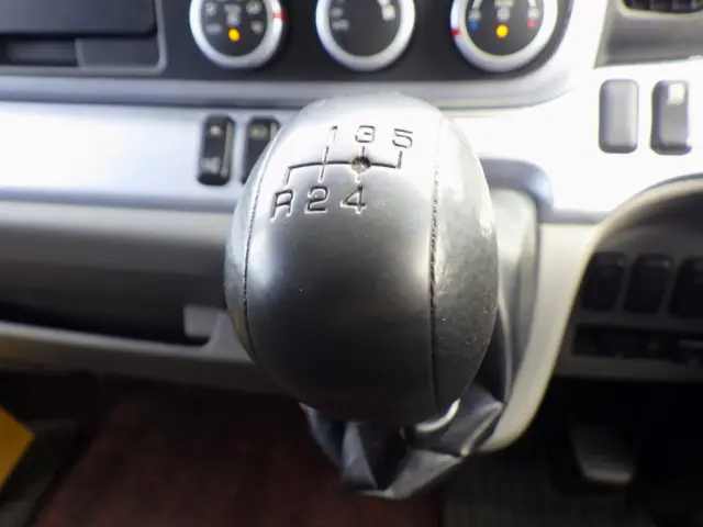 三菱 キャンター 2RG-FEB80(2WD)の写真16