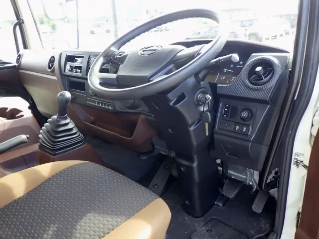 日野 レンジャー 2KG-FC2ABA(2WD)の写真45