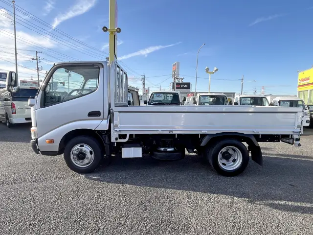 トヨタ ダイナ TKG-XZC600(2WD)の写真3
