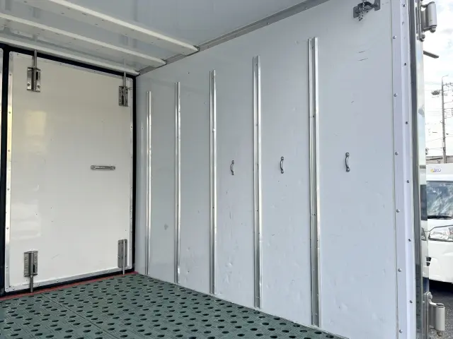 日野 デュトロ 2RG-XZC605M(2WD)の写真9