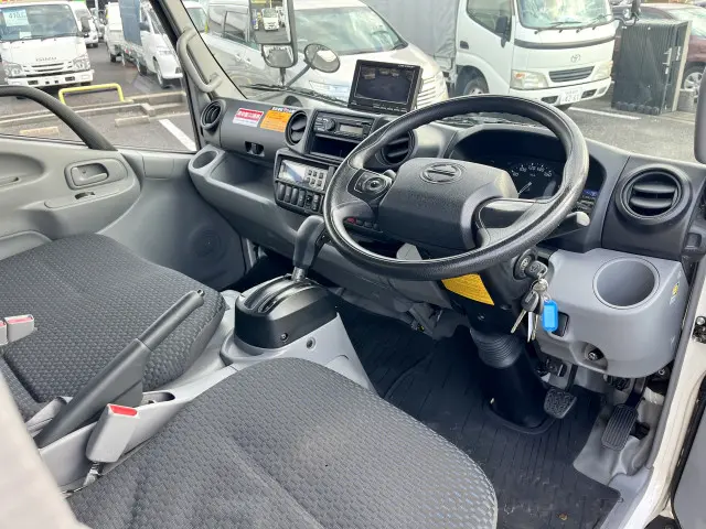 日野 デュトロ 2RG-XZC605M(2WD)の写真18