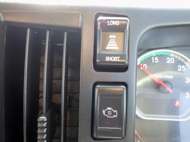 いすゞ フォワード 2PG-FRR90S1(2WD)の写真21