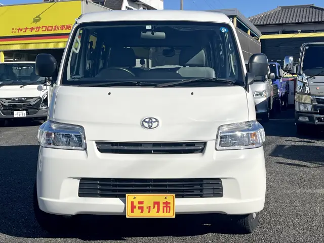 トヨタ タウンエースバン DBF-S412M(4WD)の写真2