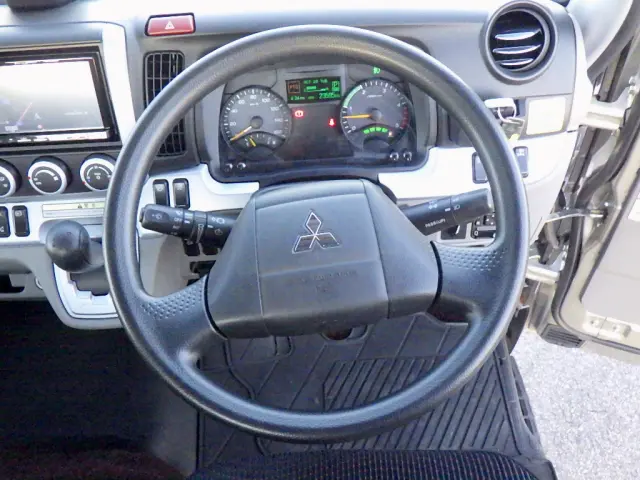 三菱 キャンター 2RG-FEB90(2WD)の写真15