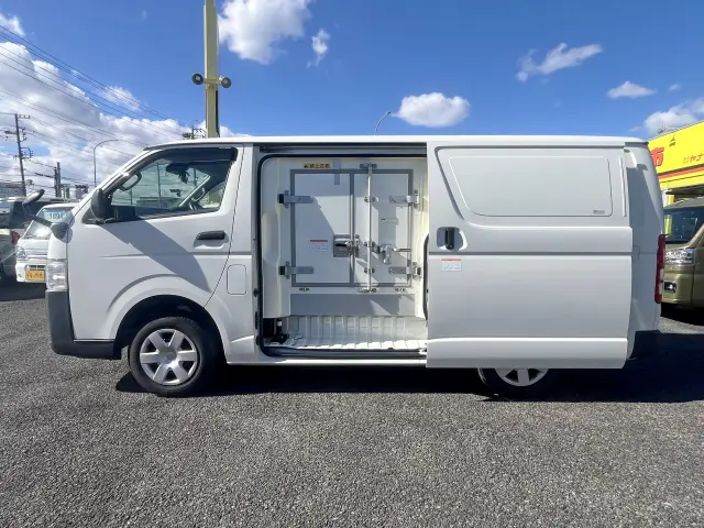 トヨタ ハイエースバン QDF-GDH201V(2WD)の写真5