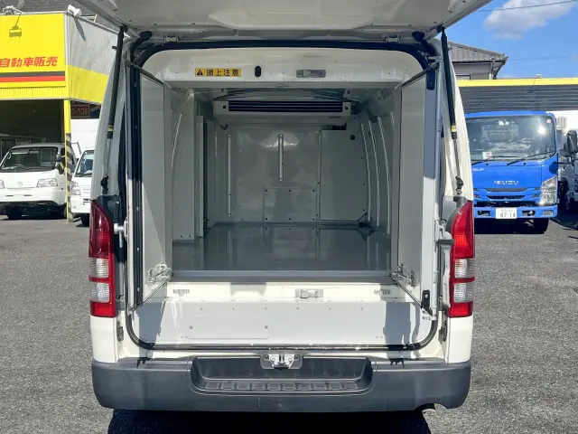 トヨタ ハイエースバン QDF-GDH201V(2WD)の写真8