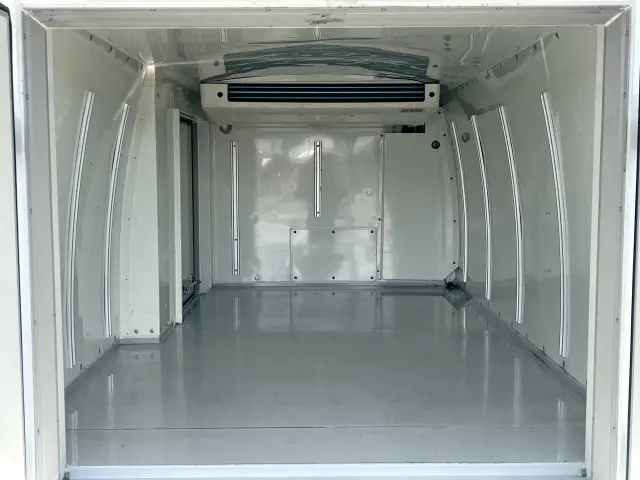 トヨタ ハイエースバン QDF-GDH201V(2WD)の写真9