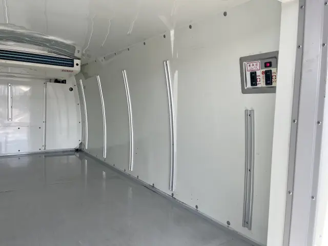 トヨタ ハイエースバン QDF-GDH201V(2WD)の写真14