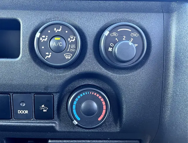 トヨタ ハイエースバン QDF-GDH201V(2WD)の写真25