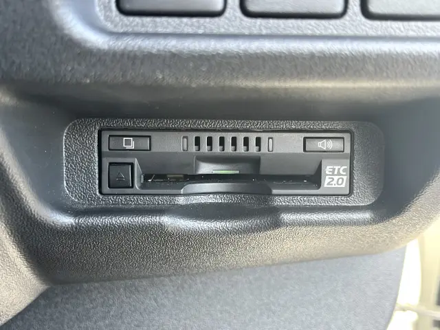 トヨタ ハイエースバン QDF-GDH201V(2WD)の写真29