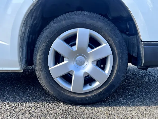 トヨタ ハイエースバン QDF-GDH201V(2WD)の写真38