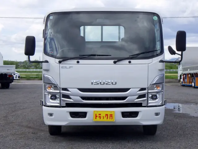 いすゞ エルフ 2RG-NNR88AR(2WD)の写真3
