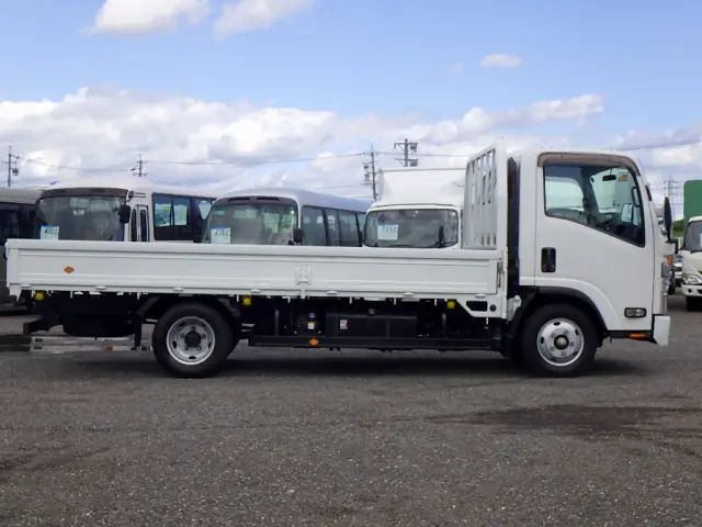 いすゞ エルフ 2RG-NNR88AR(2WD)の写真5