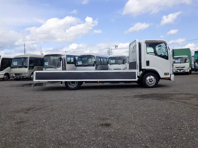 いすゞ エルフ 2RG-NNR88AR(2WD)の写真8