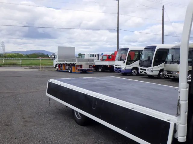 いすゞ エルフ 2RG-NNR88AR(2WD)の写真9