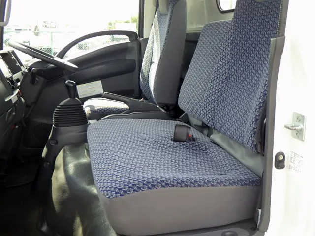 いすゞ エルフ 2RG-NNR88AR(2WD)の写真11