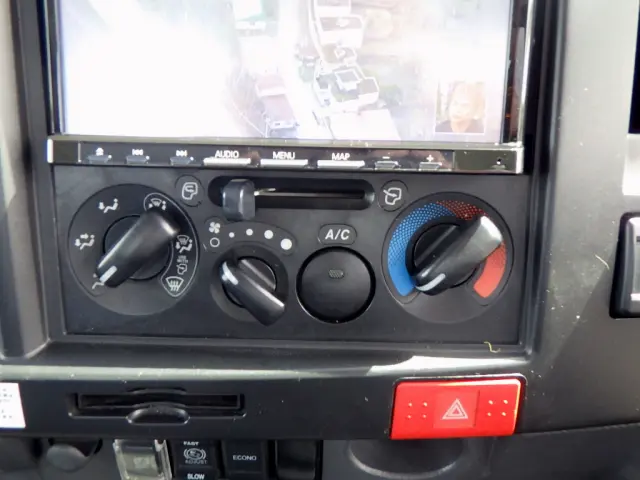 いすゞ エルフ 2RG-NNR88AR(2WD)の写真15