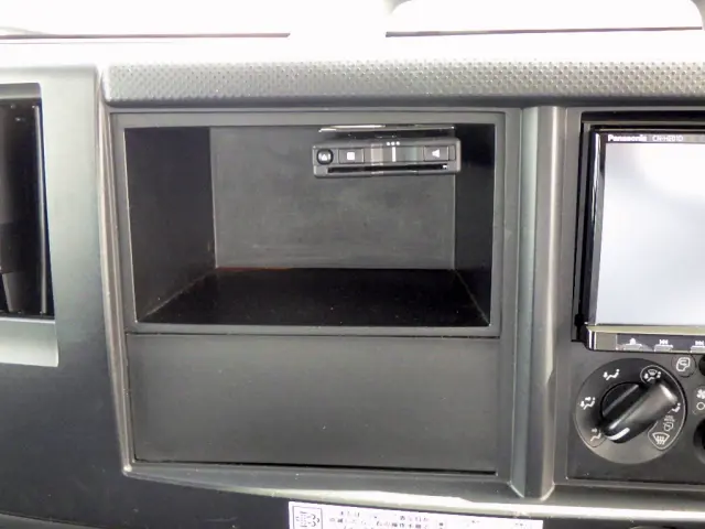 いすゞ エルフ 2RG-NNR88AR(2WD)の写真16