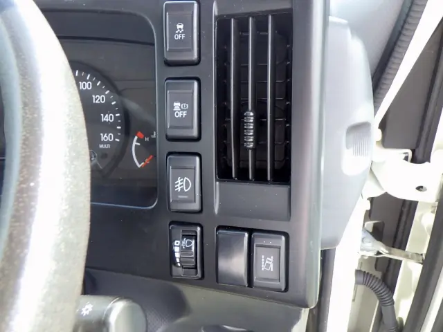 いすゞ エルフ 2RG-NNR88AR(2WD)の写真19