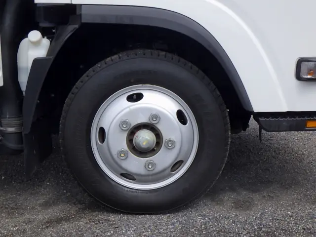 いすゞ エルフ 2RG-NNR88AR(2WD)の写真20