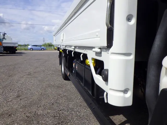 いすゞ エルフ 2RG-NNR88AR(2WD)の写真30