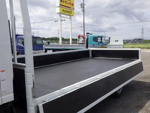 いすゞ エルフ 2RG-NNR88AR(2WD)の写真32