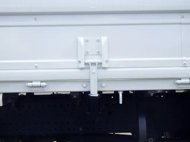 いすゞ エルフ 2RG-NNR88AR(2WD)の写真35