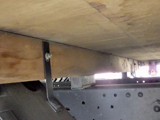 いすゞ エルフ 2RG-NNR88AR(2WD)の写真40