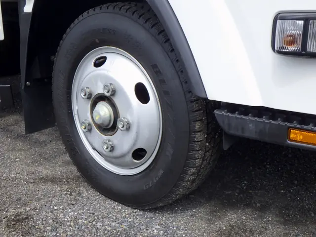 いすゞ エルフ 2RG-NNR88AR(2WD)の写真42