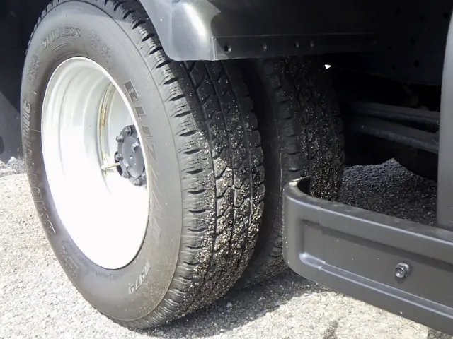 いすゞ エルフ 2RG-NNR88AR(2WD)の写真43