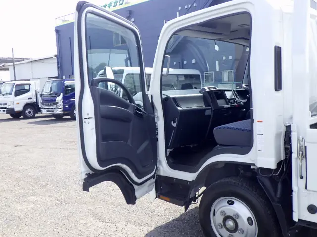 いすゞ エルフ 2RG-NNR88AR(2WD)の写真44