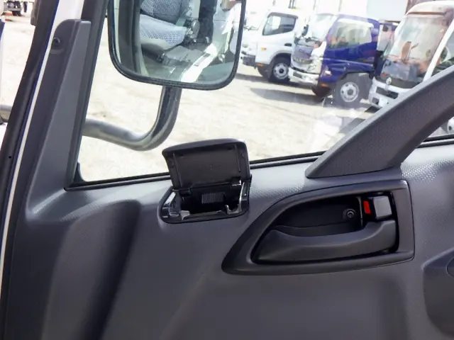 いすゞ エルフ 2RG-NNR88AR(2WD)の写真47