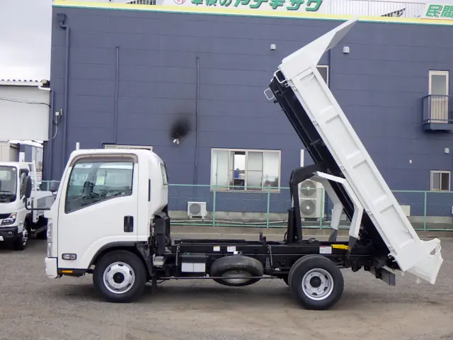 いすゞ エルフ 2RG-NPR88YN(2WD)の写真12