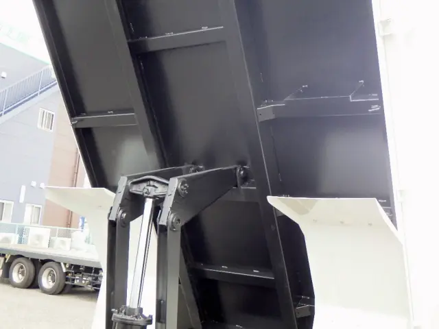 いすゞ エルフ 2RG-NPR88YN(2WD)の写真13