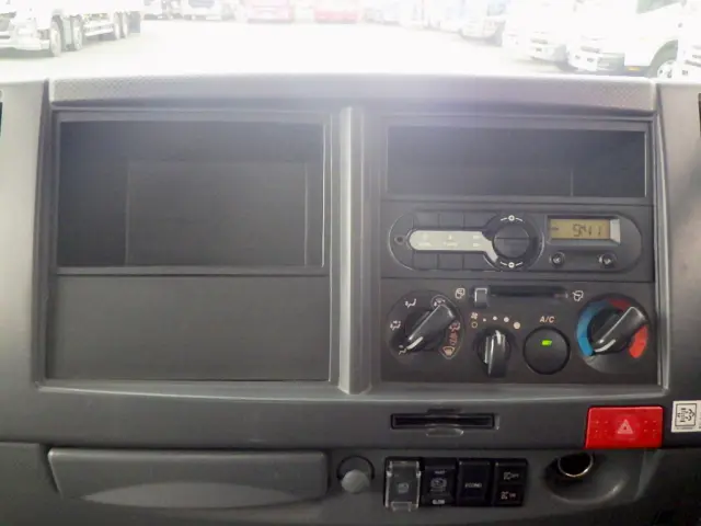 いすゞ エルフ 2RG-NPR88YN(2WD)の写真18
