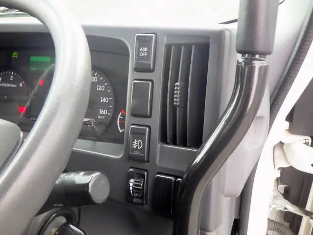 いすゞ エルフ 2RG-NPR88YN(2WD)の写真21