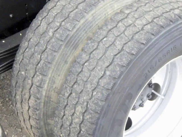 いすゞ エルフ 2RG-NPR88YN(2WD)の写真25