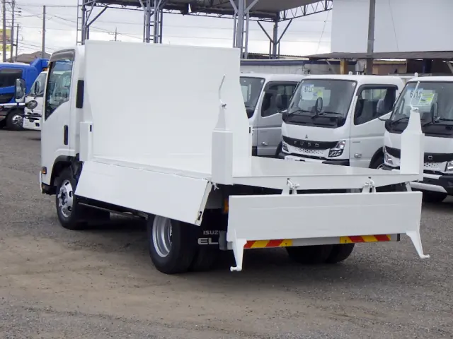 いすゞ エルフ 2RG-NPR88YN(2WD)の写真32