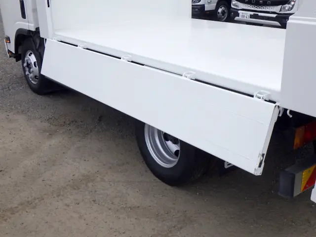 いすゞ エルフ 2RG-NPR88YN(2WD)の写真33