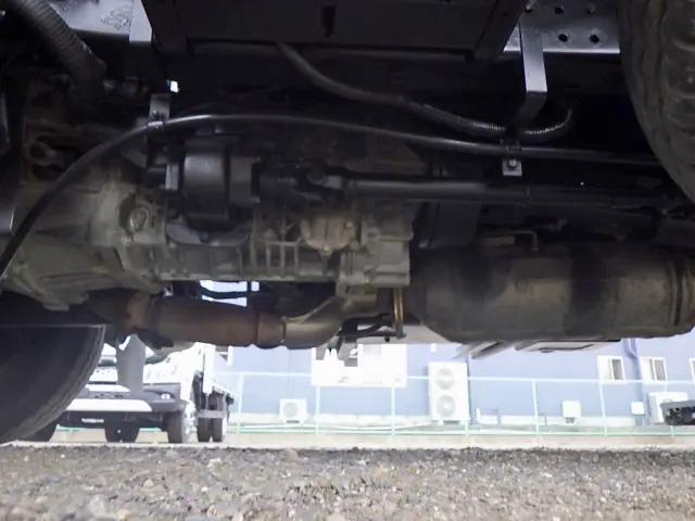 いすゞ エルフ 2RG-NPR88YN(2WD)の写真43