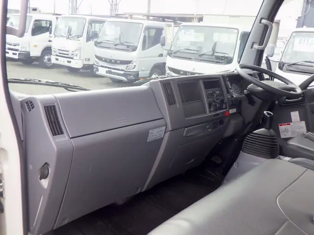 いすゞ エルフ 2RG-NPR88YN(2WD)の写真48