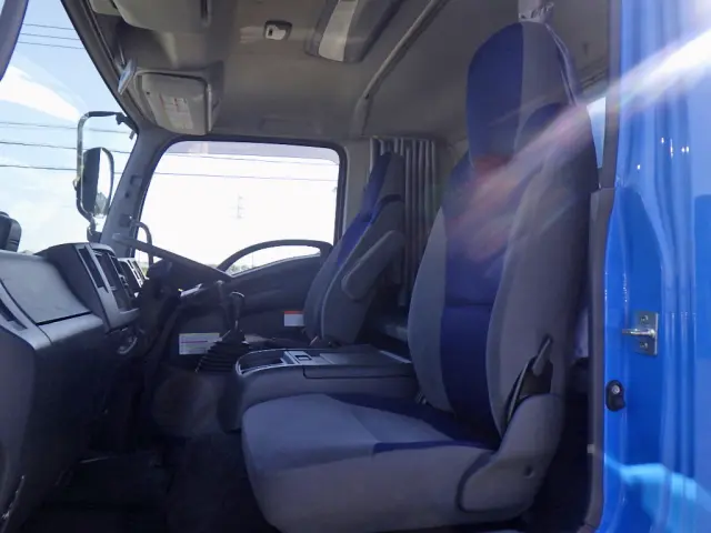 いすゞ フォワード 2RG-FRR90S2(2WD)の写真12