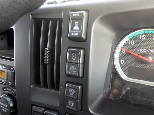 いすゞ フォワード 2RG-FRR90S2(2WD)の写真16