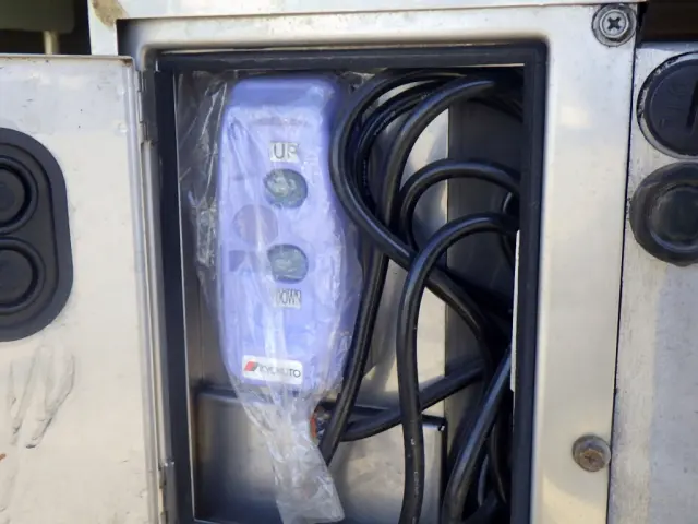 いすゞ フォワード 2RG-FRR90S2(2WD)の写真34