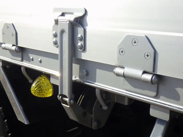 いすゞ フォワード 2RG-FRR90S2(2WD)の写真40