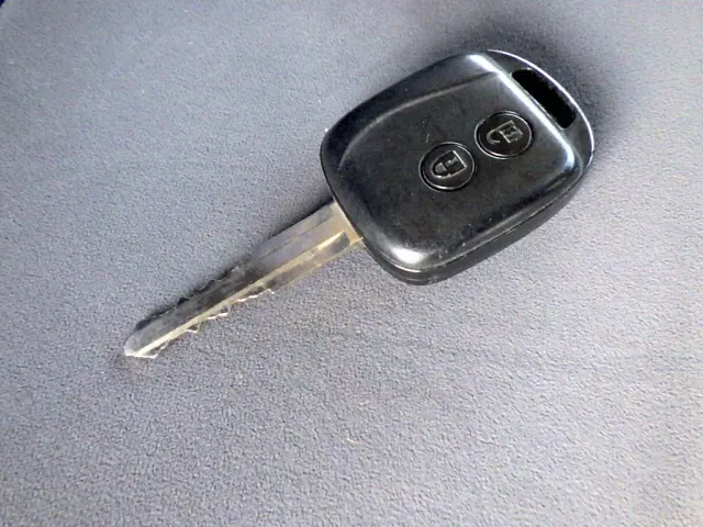 いすゞ フォワード 2RG-FRR90S2(2WD)の写真50