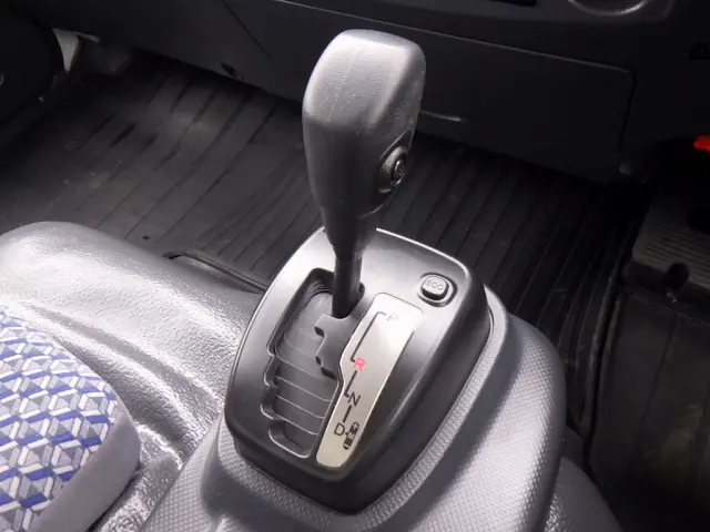 いすゞ エルフ 2RG-NPR88AN(2WD)の写真14