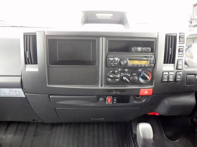 いすゞ エルフ 2RG-NPR88AN(2WD)の写真15