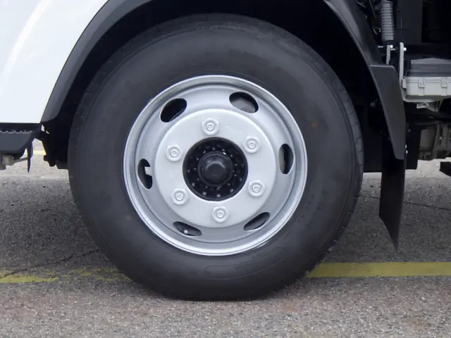 いすゞ エルフ 2RG-NPR88AN(2WD)の写真19